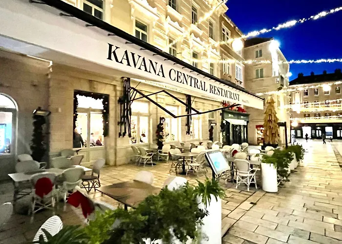 Uptown Palace * سبليت